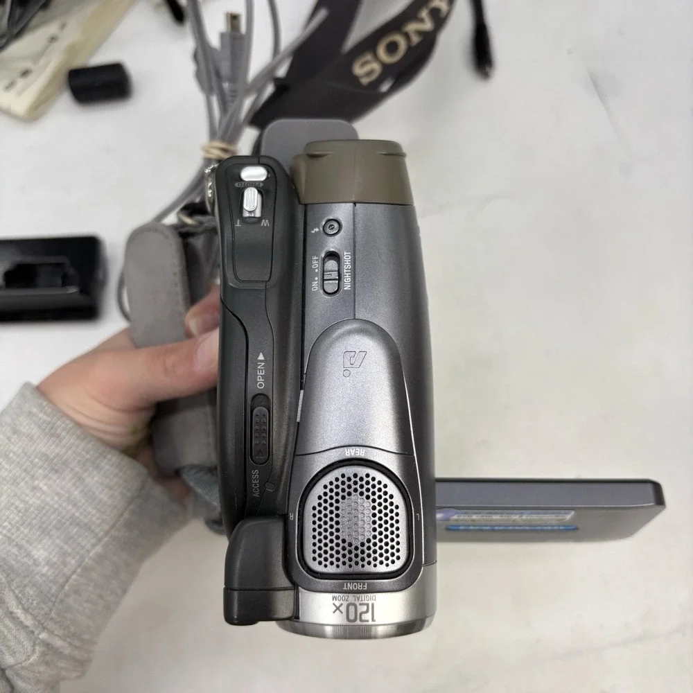 Sony DCR-HC90 NTSC Wide LCD Handycam Bundle Untested